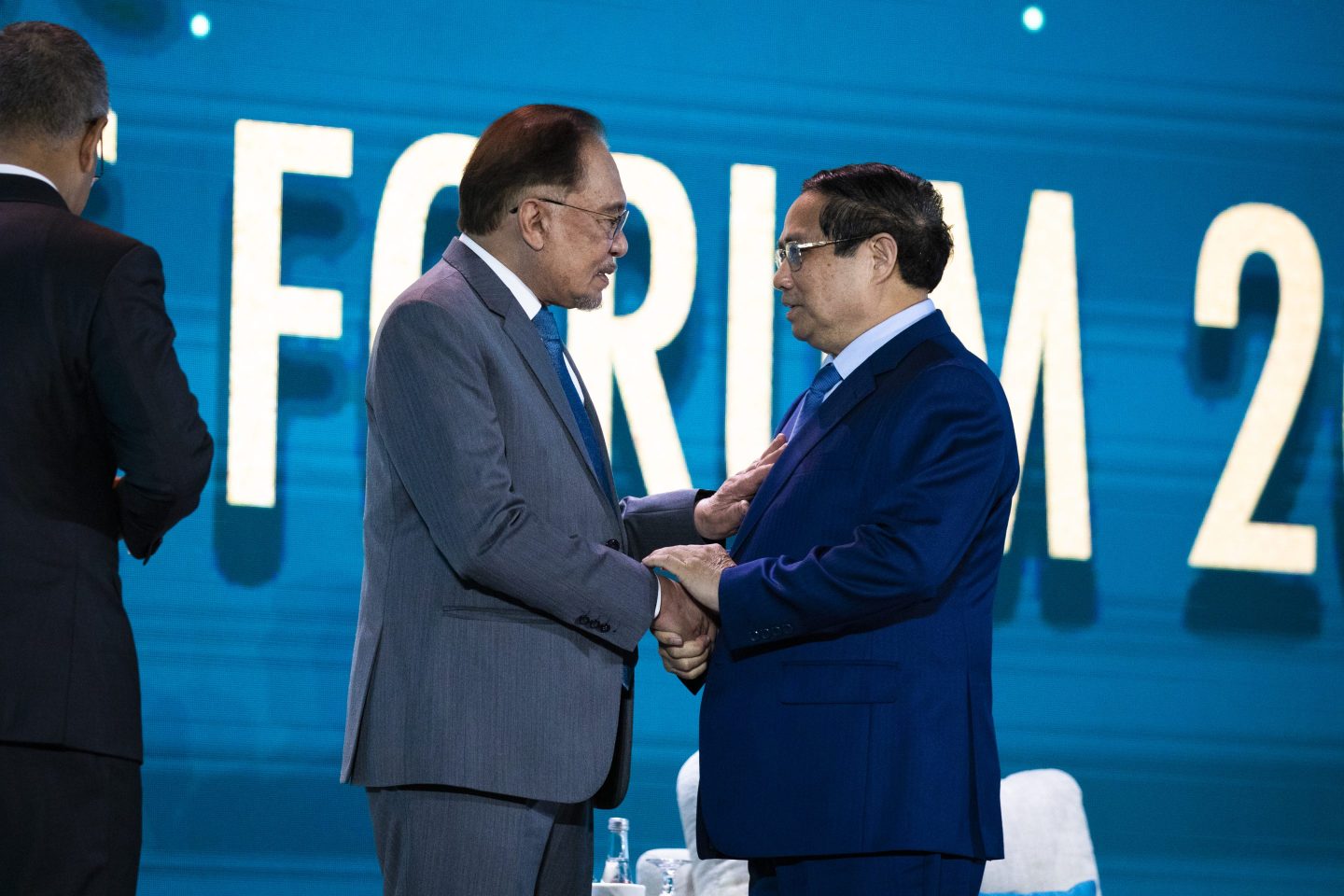 Malaysia Prime Minister Anwar Ibrahim and Vietnam Prime Minister Phạm Minh Chính meet at the ASEAN-GCC Economic Forum in Kuala Lumpur on May 28.