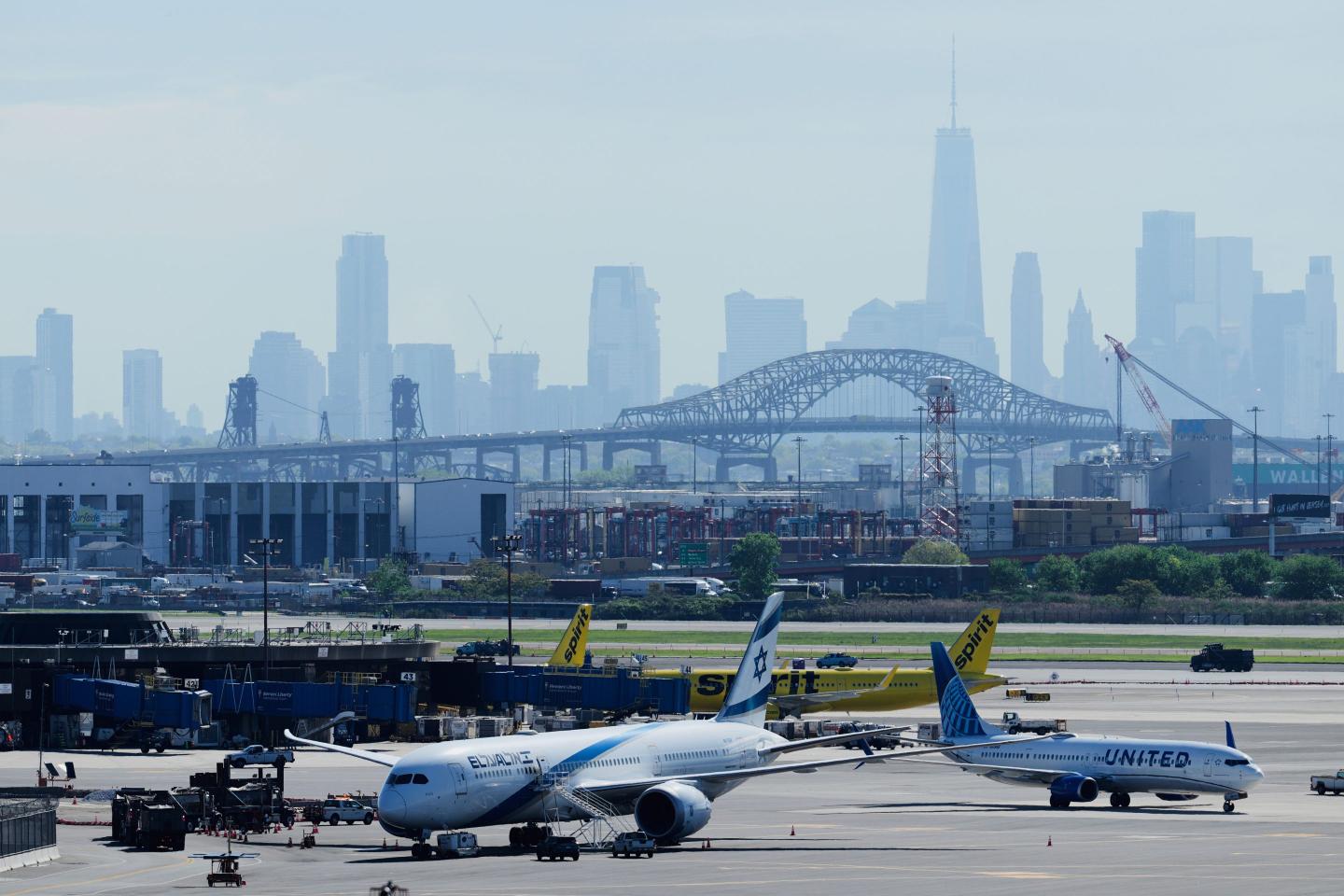 FAA says controller shortage and tech issues mean Newark airport flight limits will extend into June