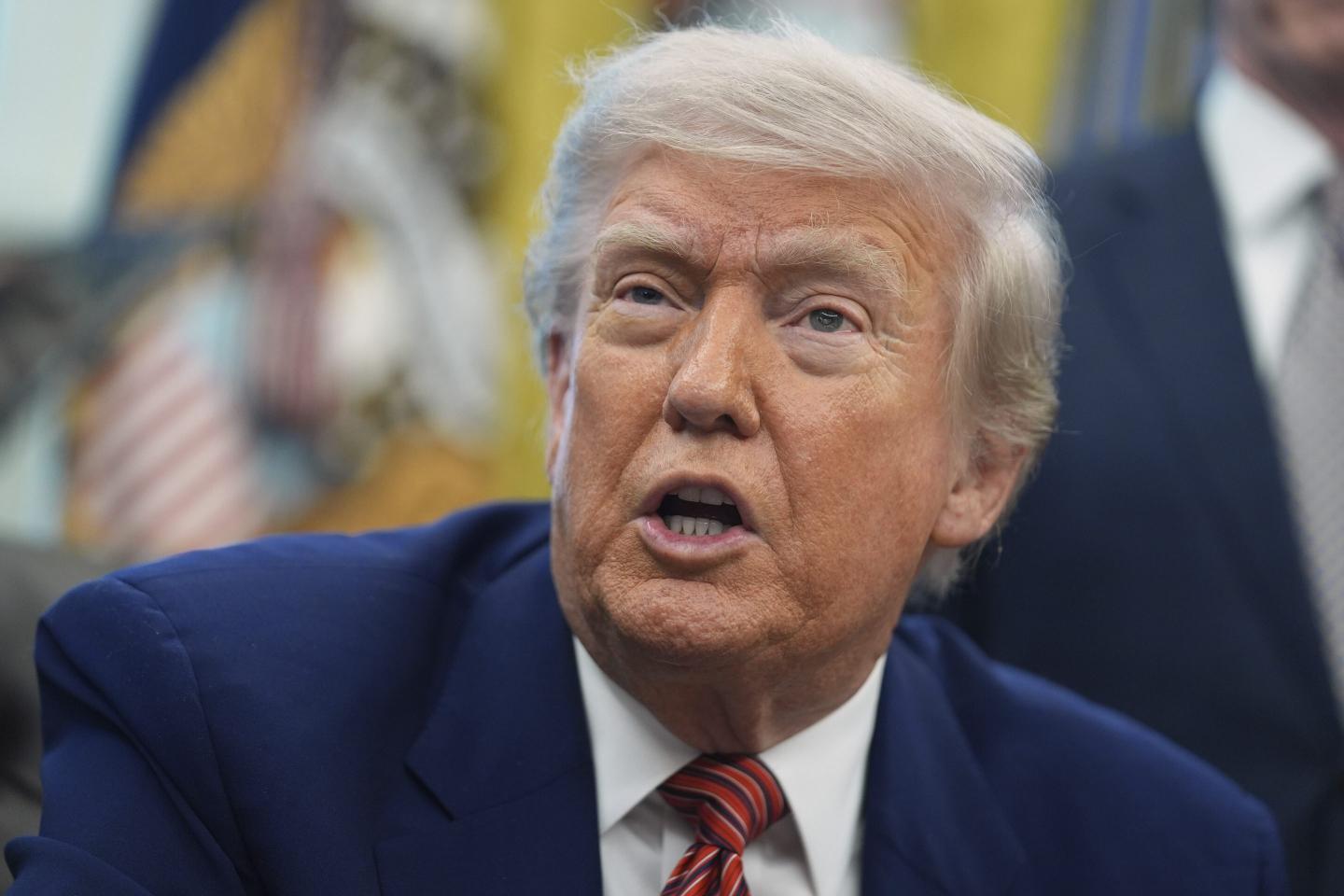 Trump speaks in the Oval Office