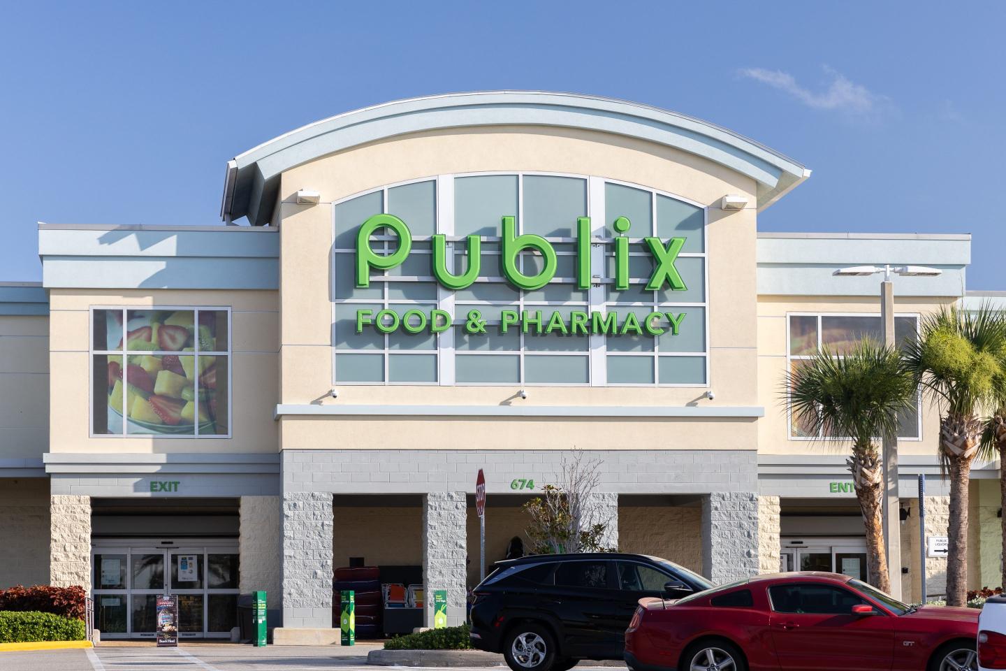One of the country’s largest supermarket chains recalls baby food sold in 8 states because of elevated levels of lead, health officials say