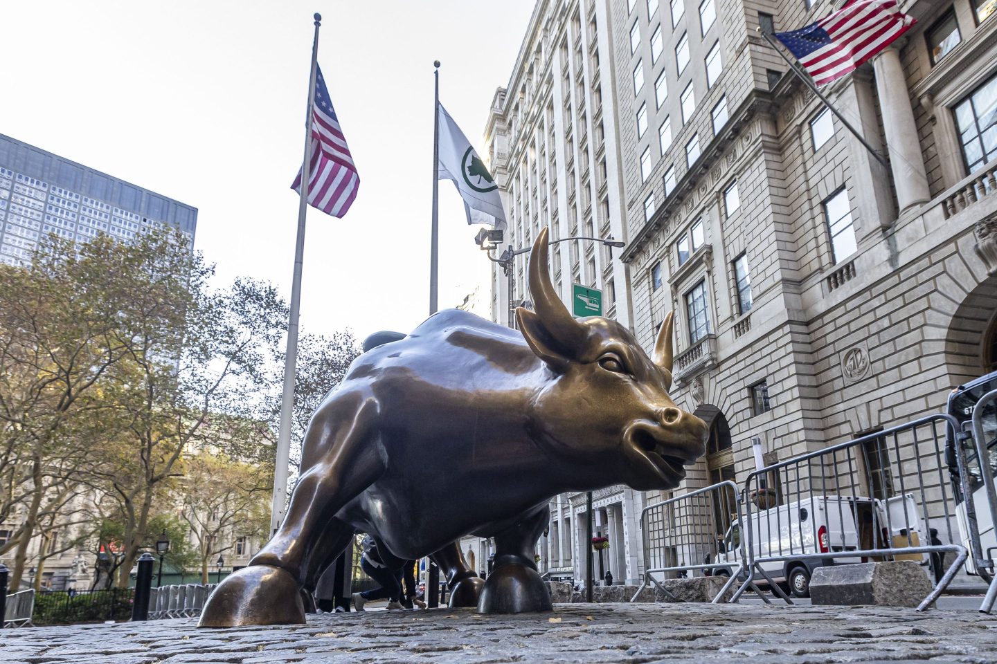 Charging bull statue in lower Manhattan