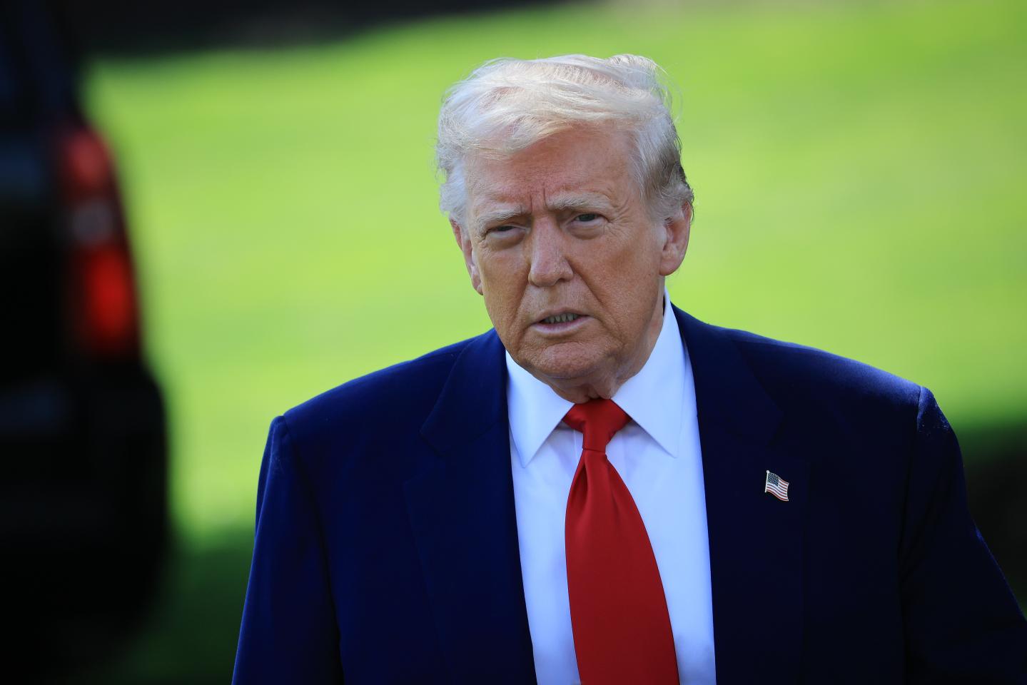 Trump is offering $1,000 stipends to immigrants living in the U.S. illegally who deport themselves