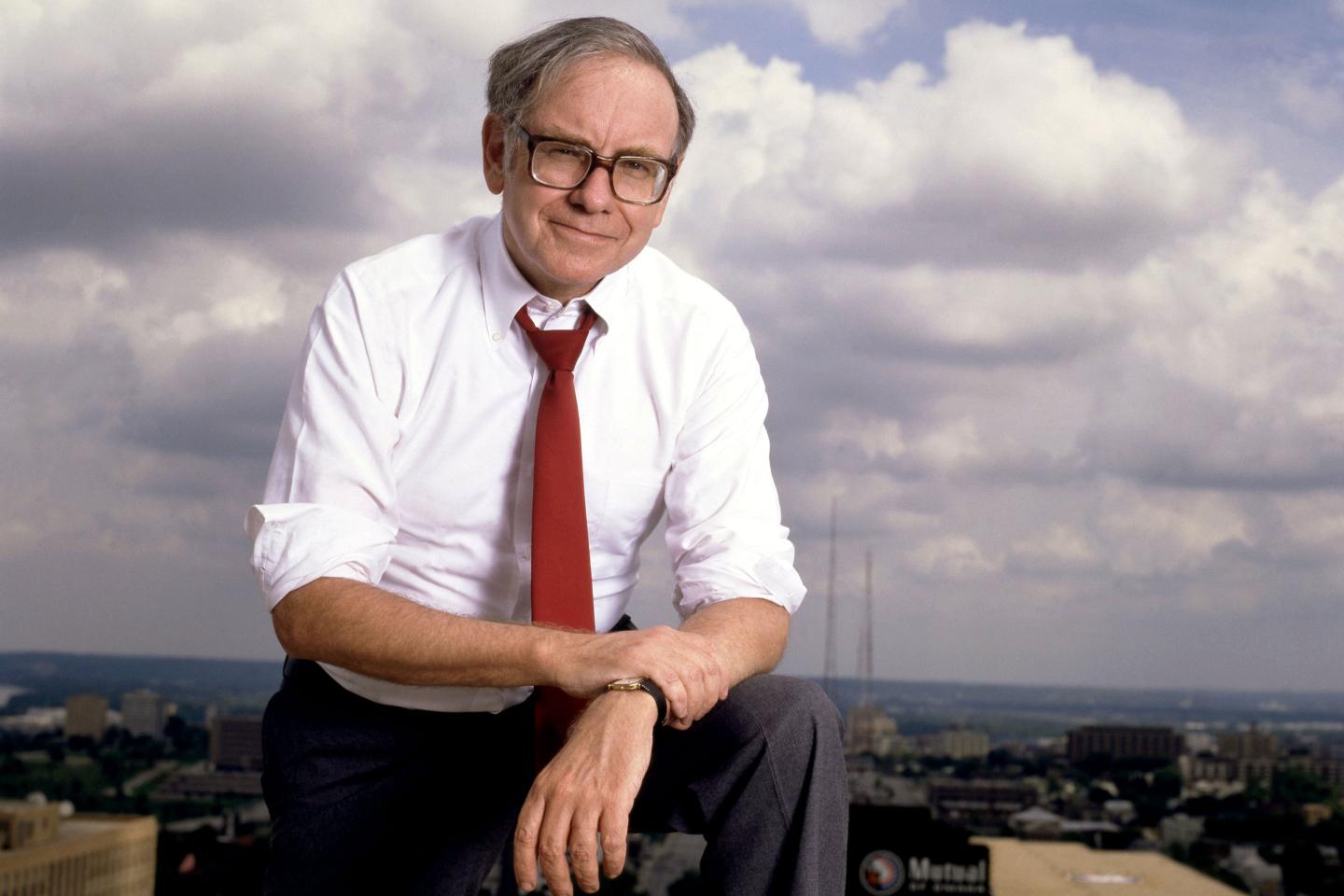 Warren Buffett posing in 1984.