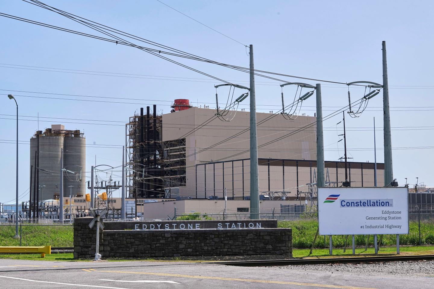 The Trump administration is preventing an aging power plant from retiring to avoid summer blackouts. The grid operator says it’s unnecessary