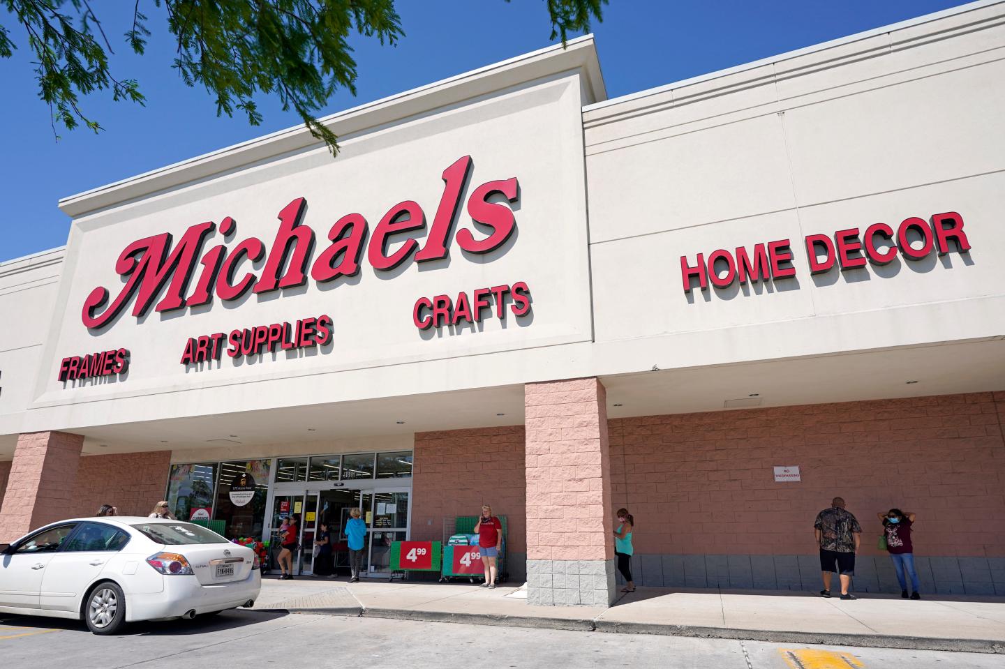 Michaels is snapping up Joann Fabrics’ intellectual property and fan-favorite labels after the former cult-favorite retail darling’s bankruptcy disaster