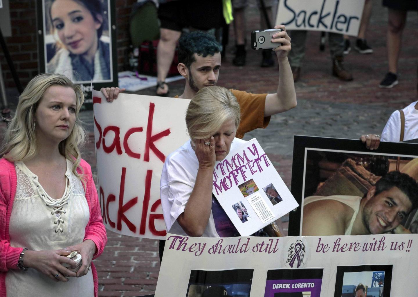 All 50 states agree to OxyContin maker Purdue Pharma’s plan for Sackler family to pay up to $7 billion to settle opioid epidemic lawsuits