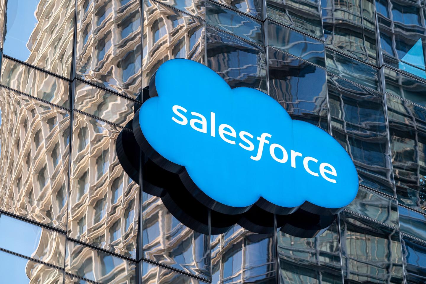 Google warns hackers stealing Salesforce data from companies