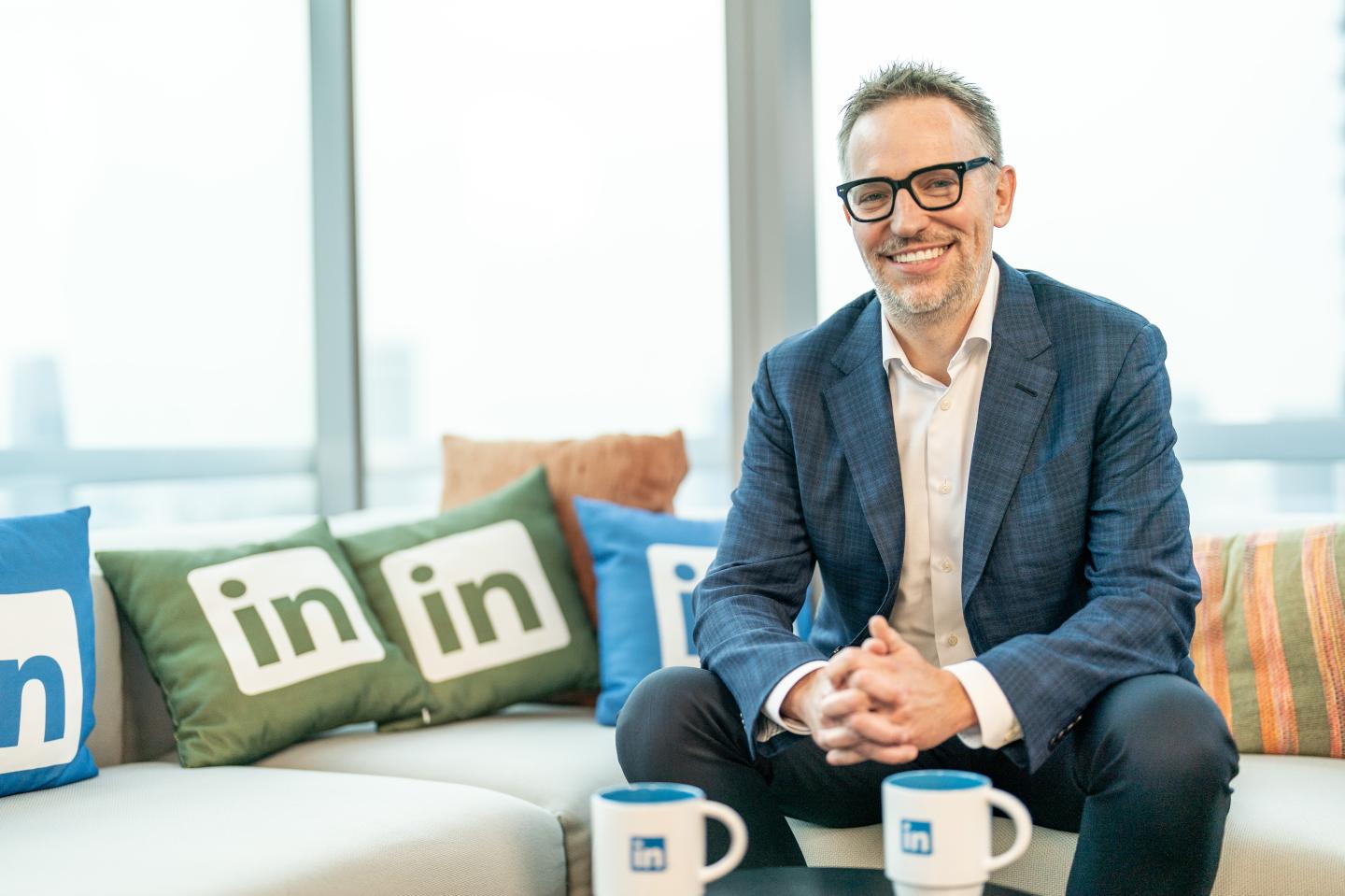 Microsoft’s LinkedIn chief to run office group in AI shakeup