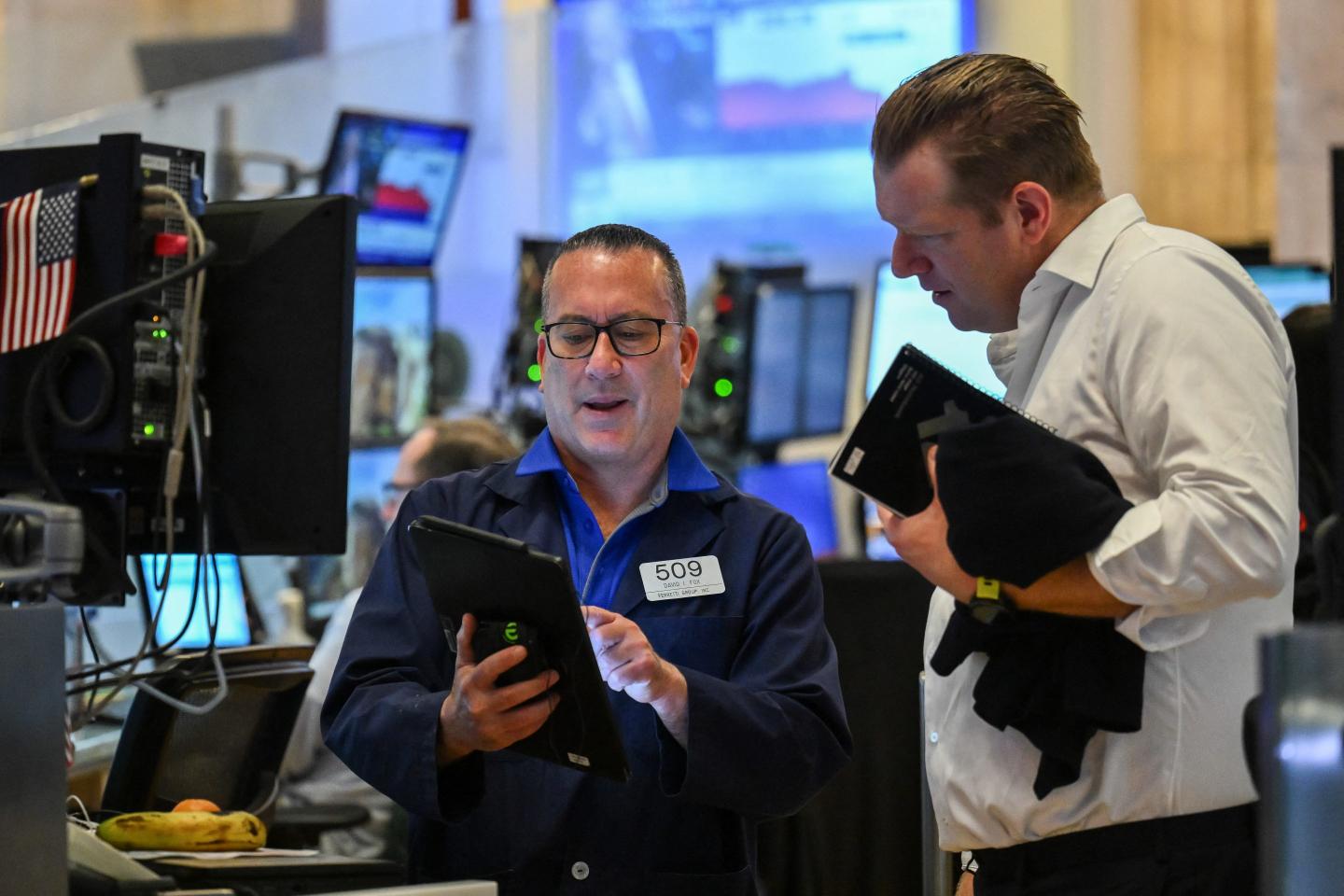 Two traders talking