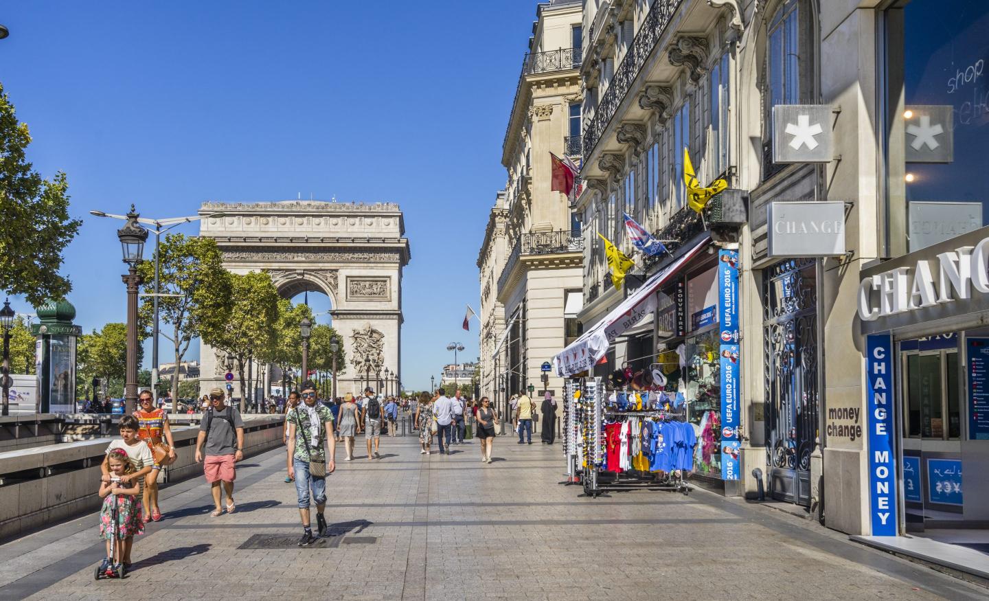 France left unloved by investors as German markets power ahead