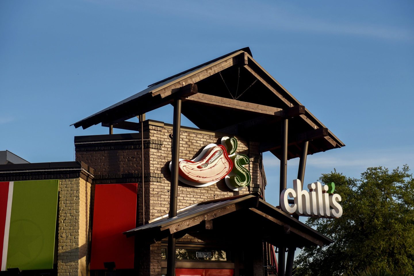 The oustide of a Chili's restaurant