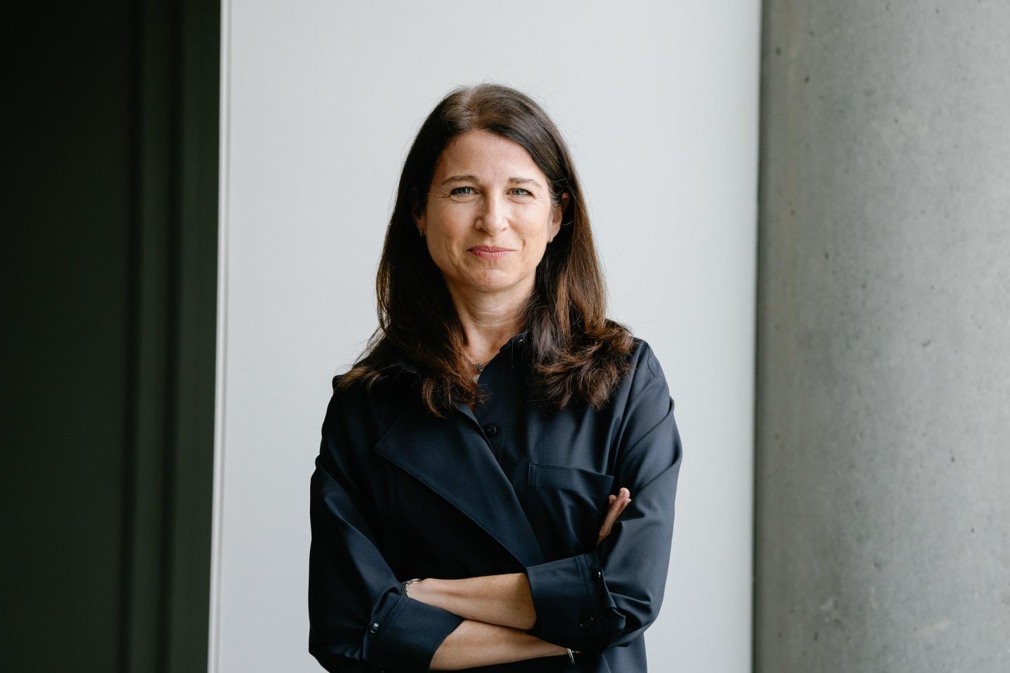 Daydream founder Julie Bornstein posing for a headshot