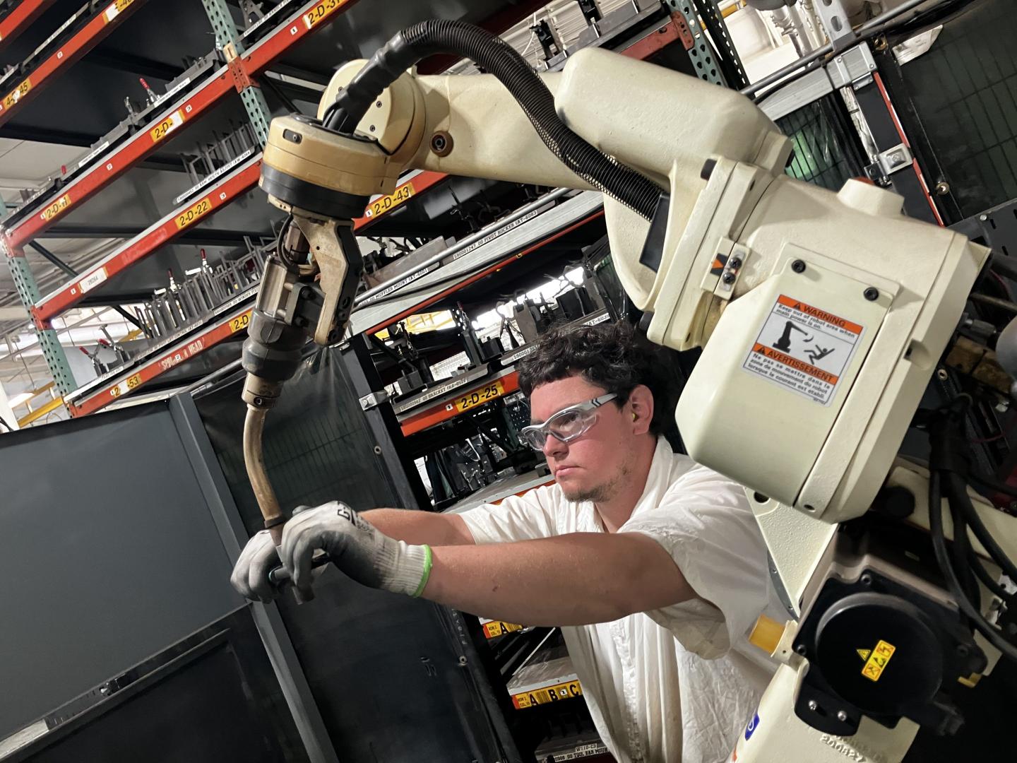 This Amish company embraced robots—then made an even bolder bet