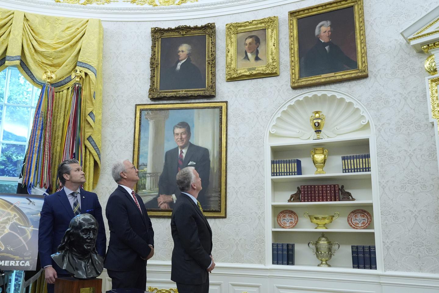 Trump and portraits
