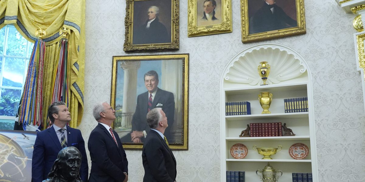 Trump holds court on presidential portraits, pretty picture frames and FDR, 'an amazing man'