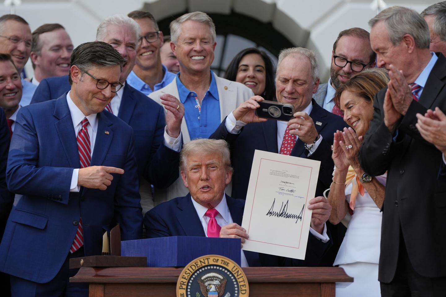 6 in 10 Americans say Trump’s ‘Big, Beautiful Bill’ will help the rich and hurt the poor in new poll