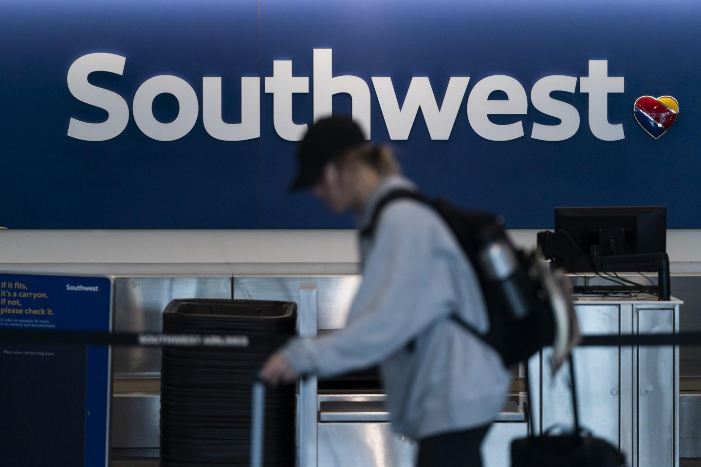 Southwest passengers fly out of seats as jet drops 300 feet in 36 seconds in response to an alert about a nearby plane