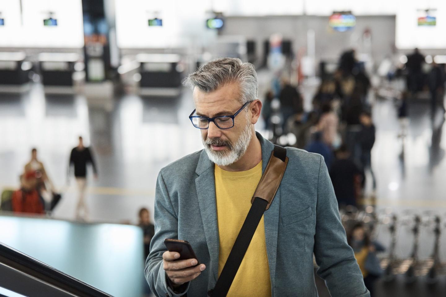 Airport traveler