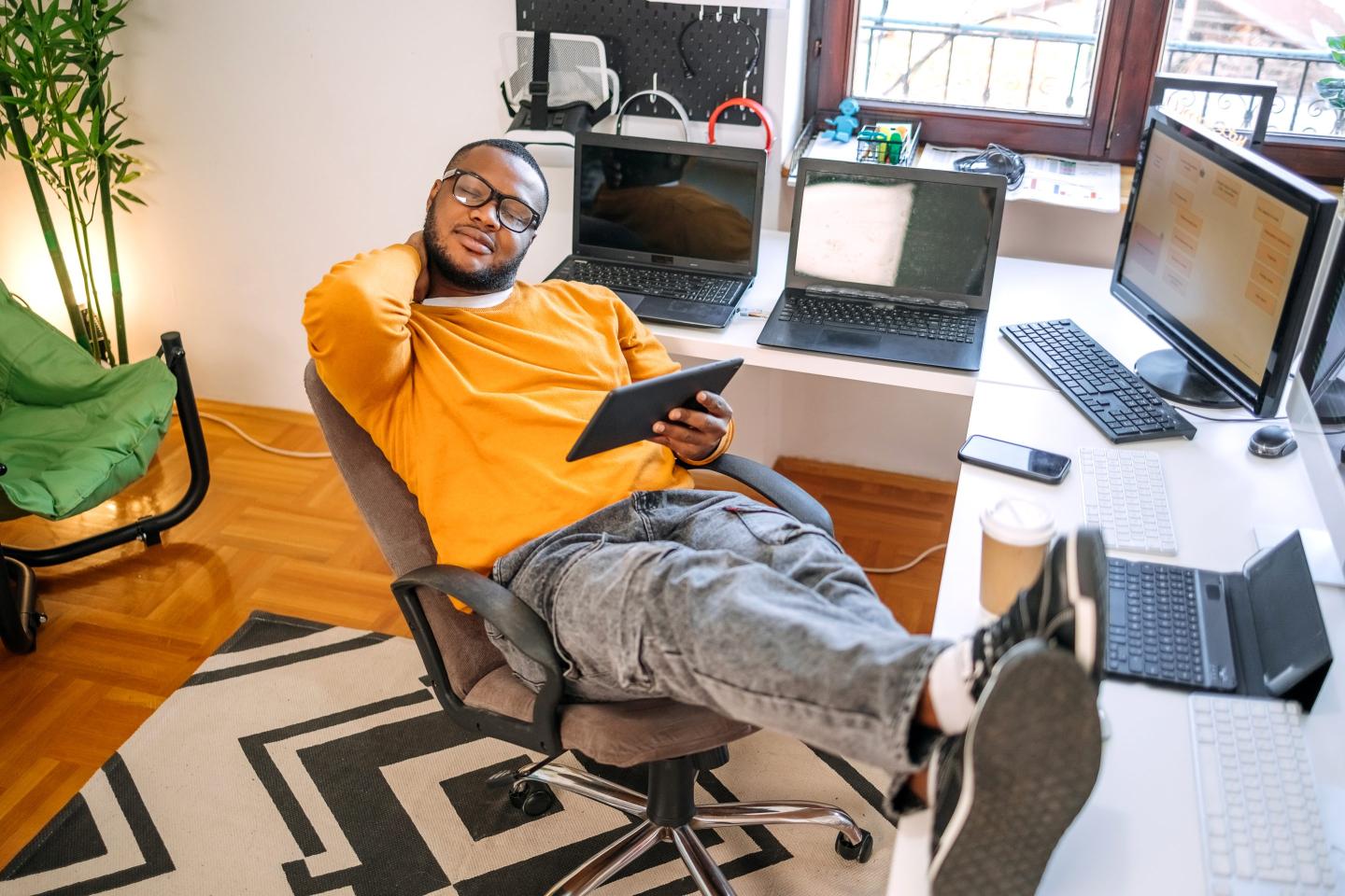 Gen Z’s ‘overemployed’ solution for a broken economy: 5 jobs and $3K per day. It’s totally legal