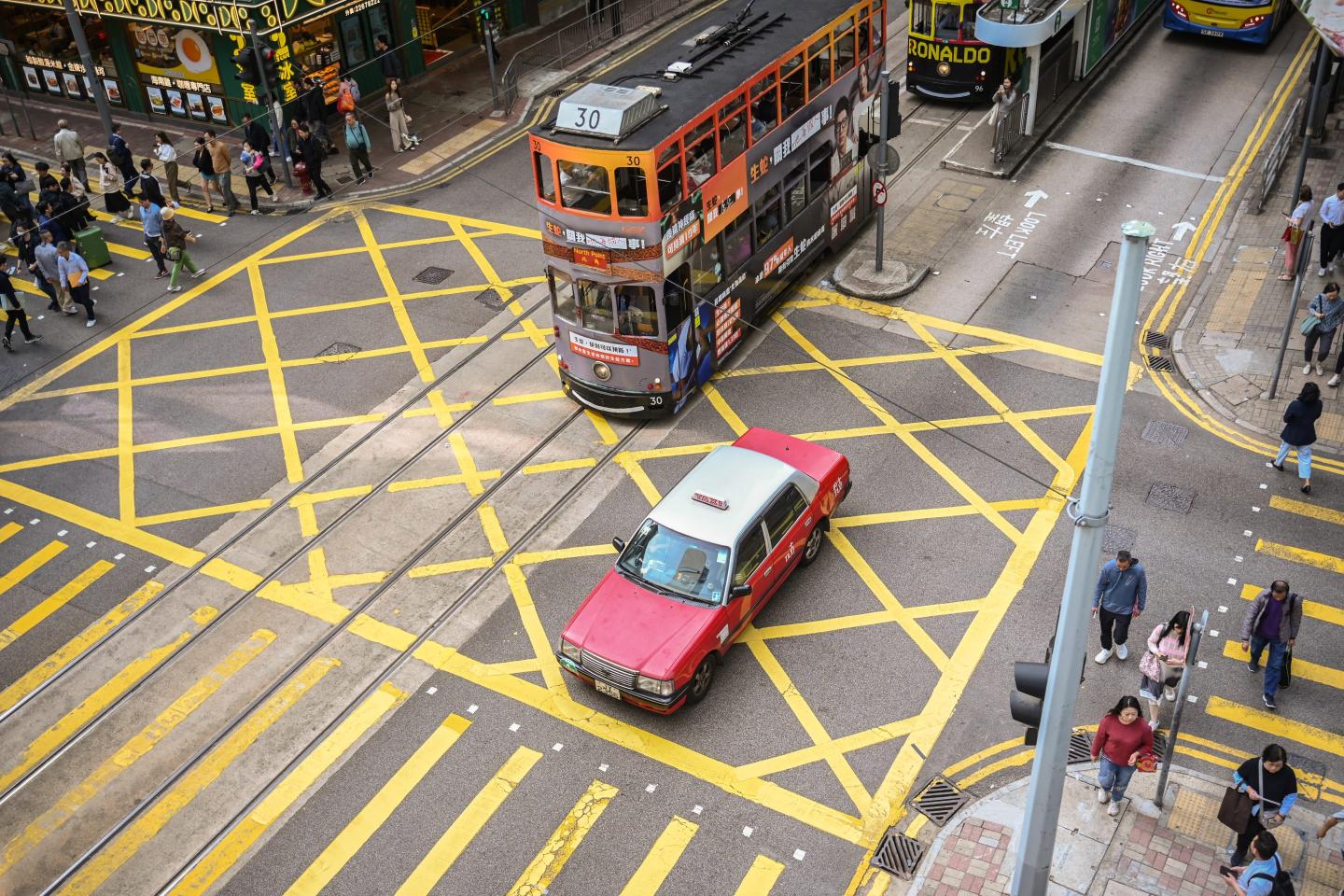 A small Chinese startup wants to jumpstart a global EV taxi revolution