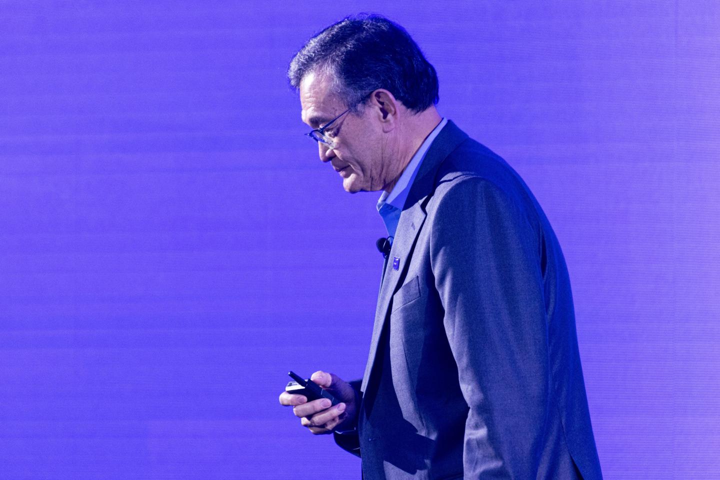 Did Intel’s CEO just signal that the chipmaker could abandon Moore’s Law?