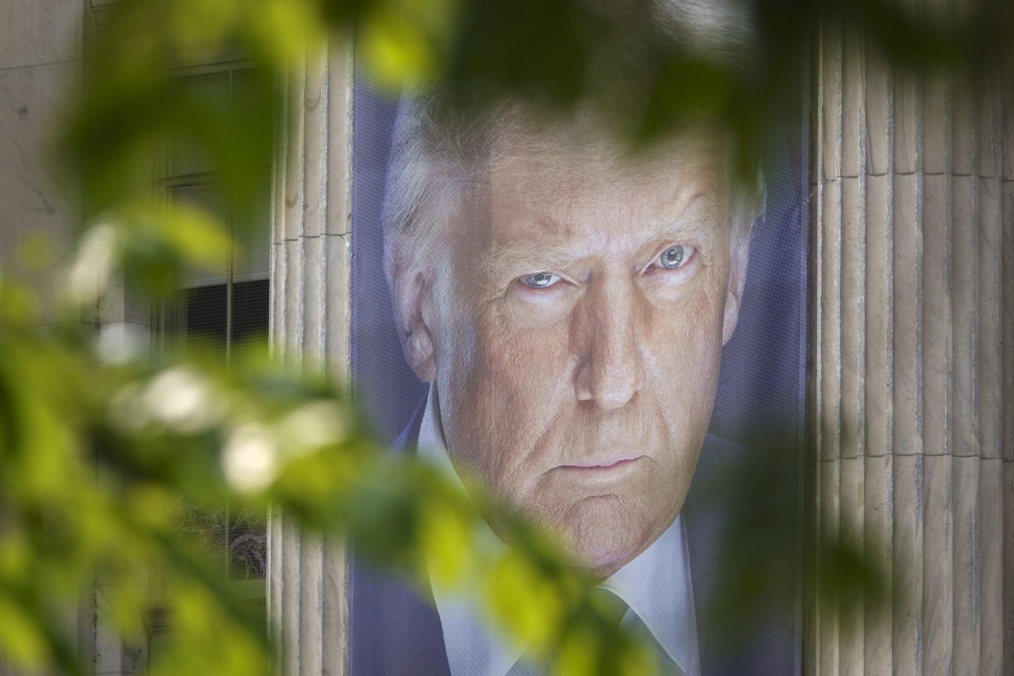 Trump doubles down on his Aug. 1 tariff deadline as stocks continue to dip