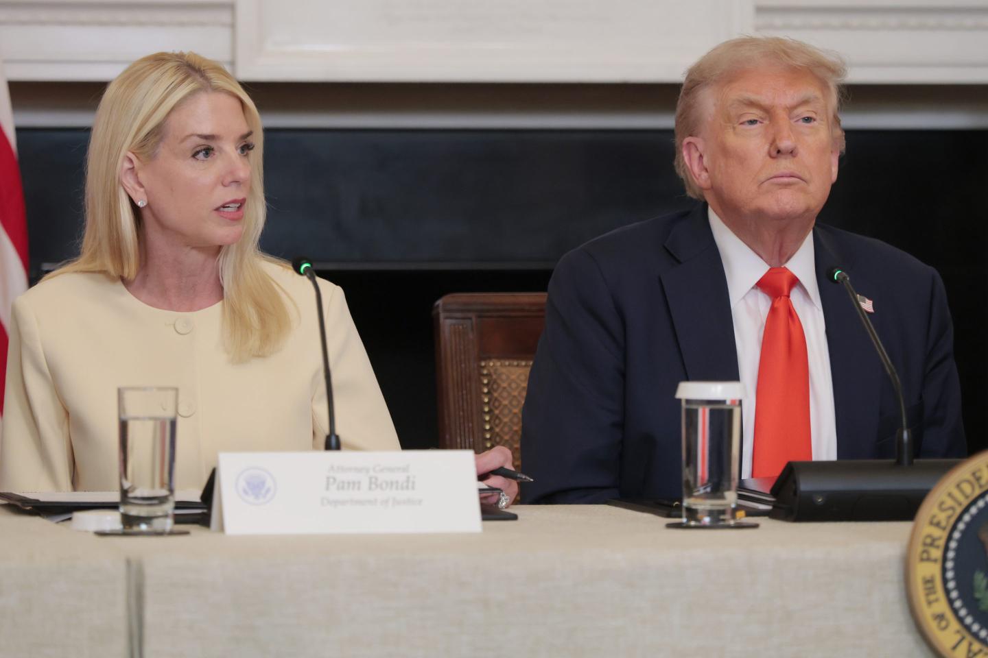 Pam Bondi, Donald Trump