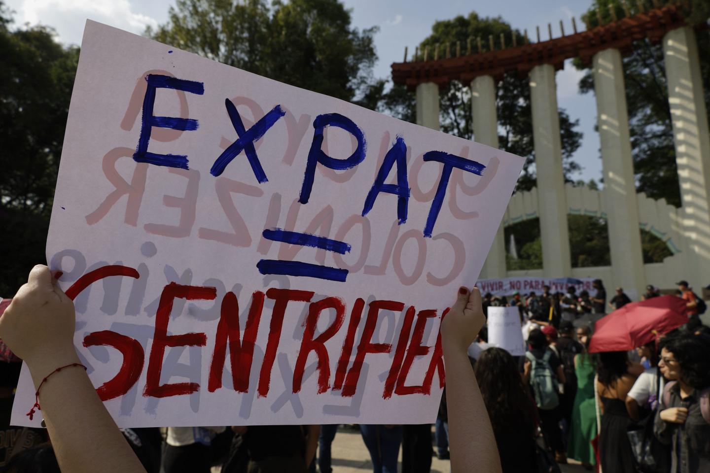 Mexico President Sheinbaum calls anti-tourism march over flood of American digital nomads ‘xenophobic’: ‘Gringo: Stop stealing our home’