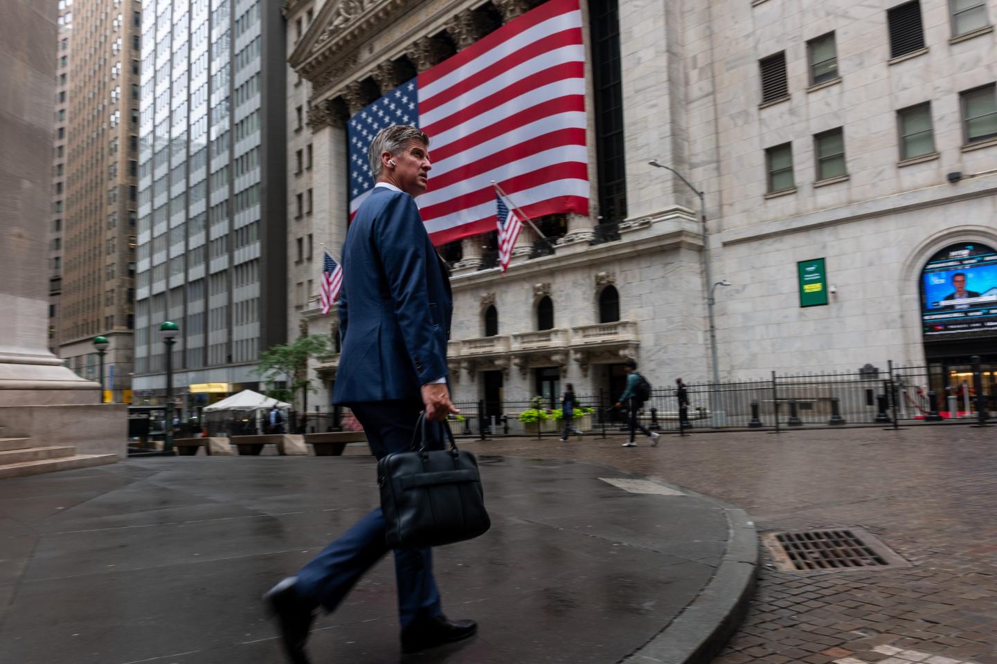 Stocks tumble after Trump announces steep tariffs on imports from Japan, Korea, and 5 other countries