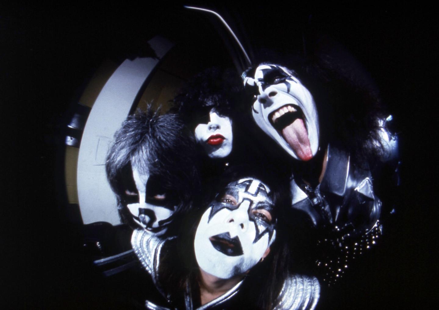 Kiss