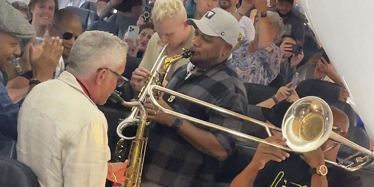 Chronically delayed flight parked in Boise spurs jazz band to jam in the aisle: 'You could just feel the energy. Everybody was so frustrated'