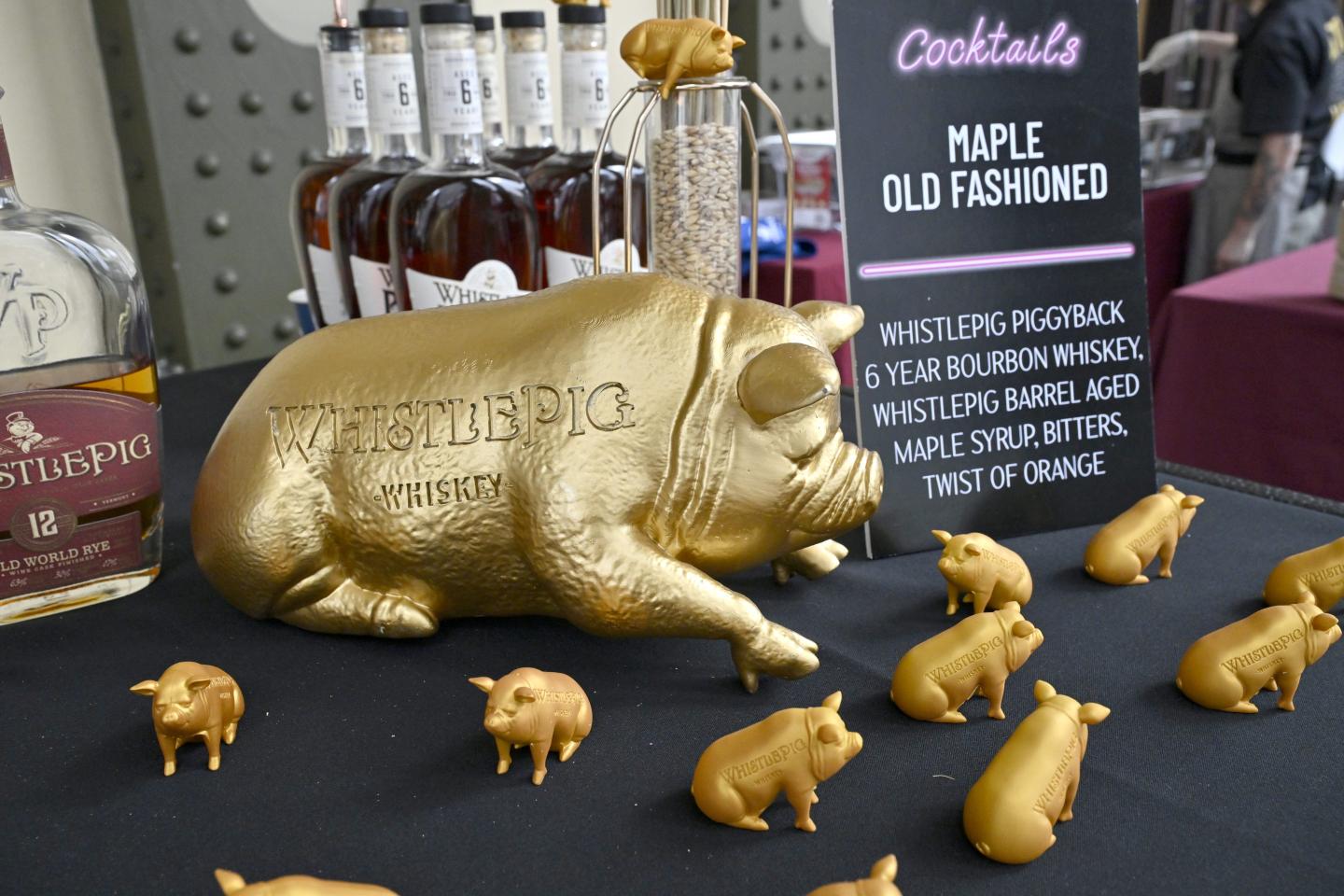 Golden Whistlepig pigs