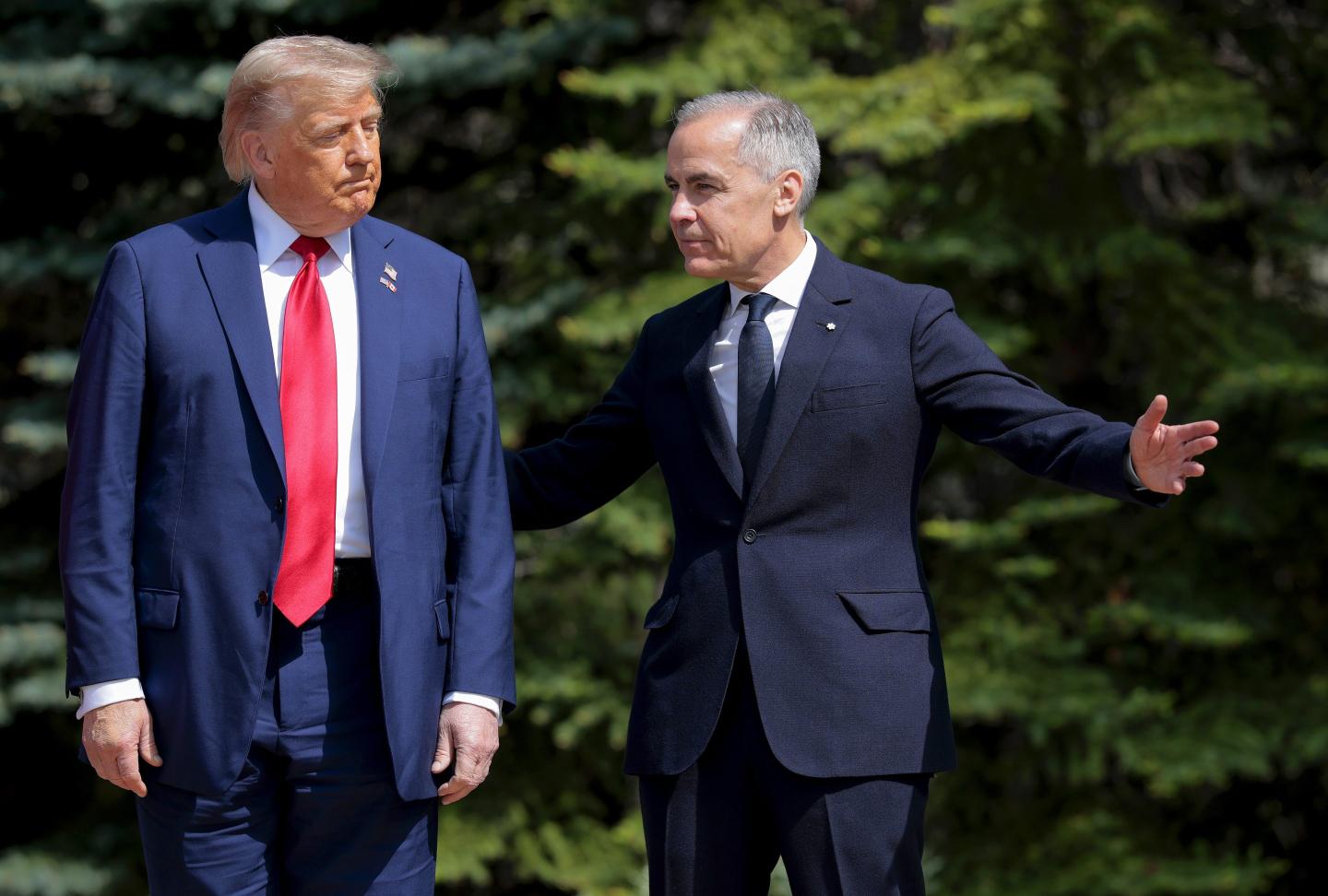 Photo of Mark Carney (right) with Donald Trump