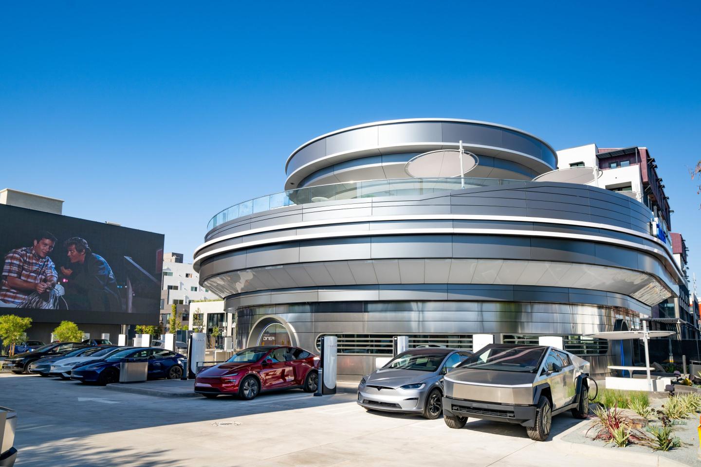 Outside of the Tesla Diner