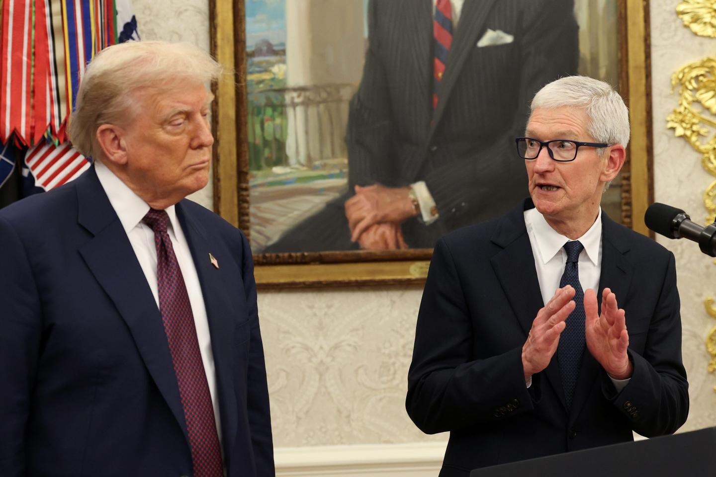 Tim Cook, Donald Trump