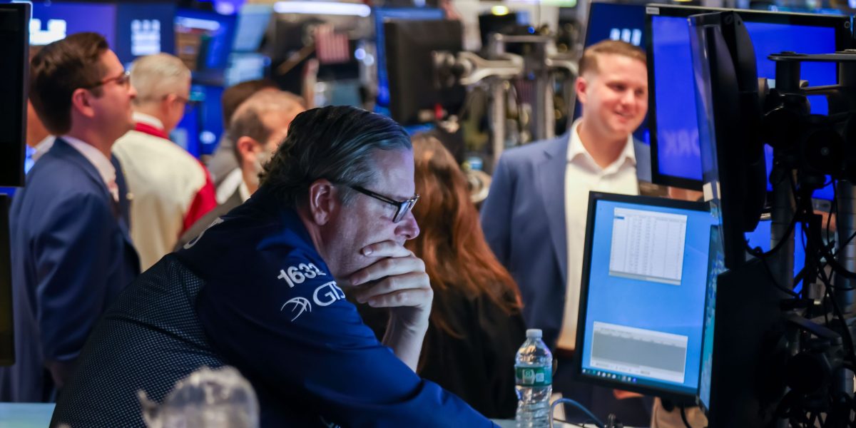 Walmart weighs down S&P 500 after earnings fall short of analysts' expectations