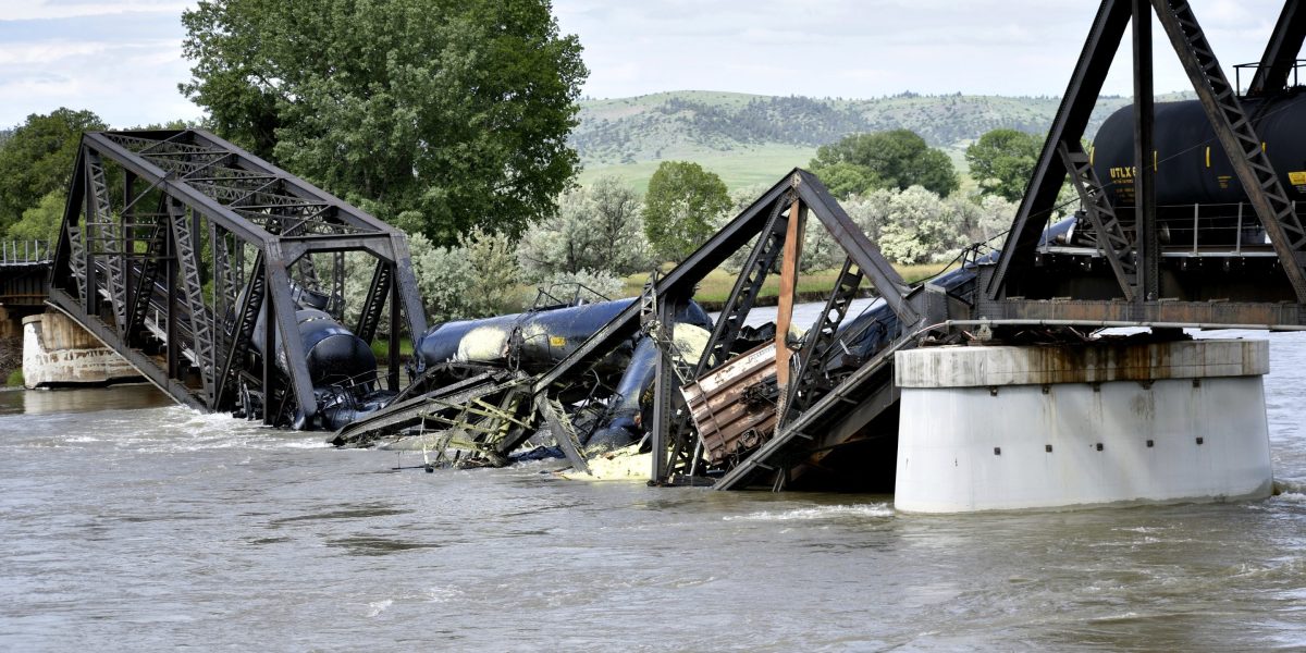 Railroad regulators to train 163 inspectors to spot cracks in railroad bridges, up from 7