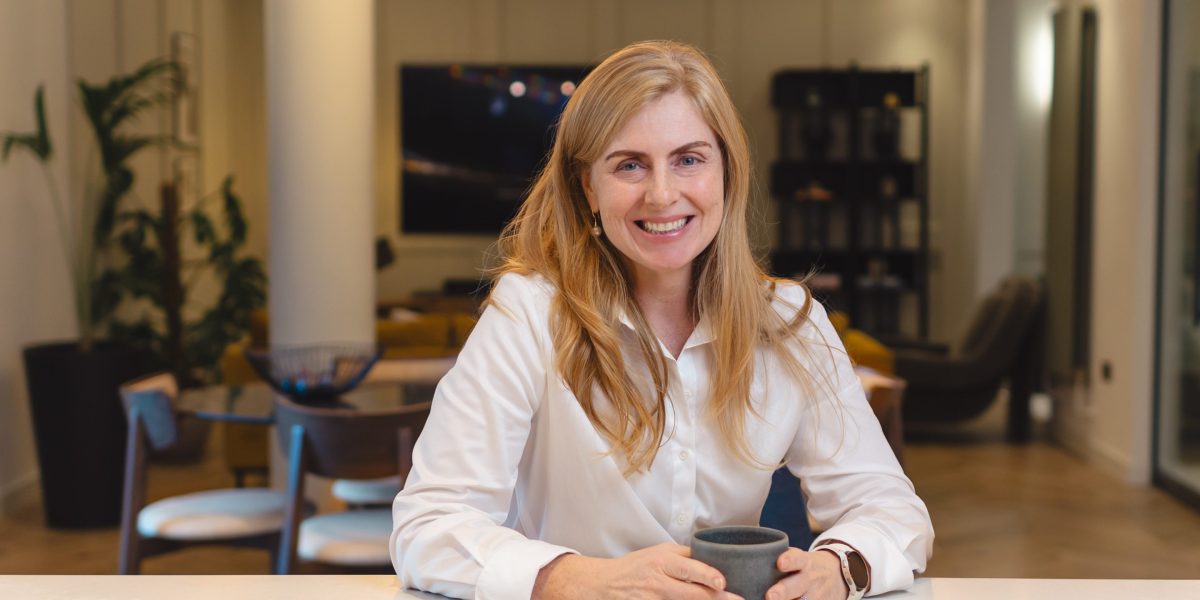 Samsung exec collects fine art and builds train sets in her free time-and like Bill Gates, she retreats to a cabin every year to escape the chaos | Fortune