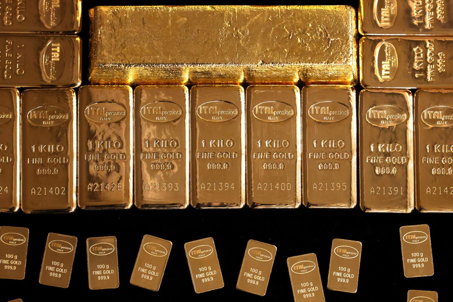 Gold bars of various weights at the Italpreziosi SpA precious metals refinery plant arranged in Arezzo, Italy, on Tuesday, May 6, 2025. Gold fell, snapping a two-day advance, as signs of progress on US-China trade talks curbed demand for havens even as military hostilities between India and Pakistan escalated. Photographer: Alessia Pierdomenico/Bloomberg via Getty Images