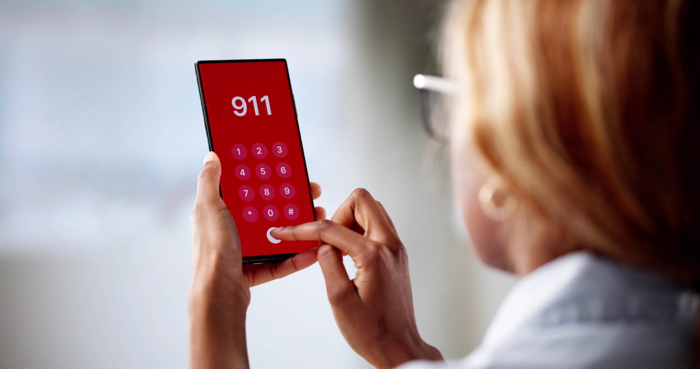911