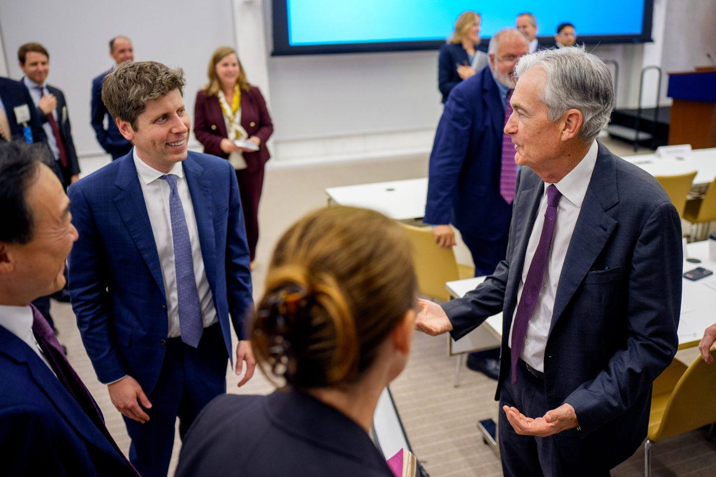 Photo of Jerome Powell (right)