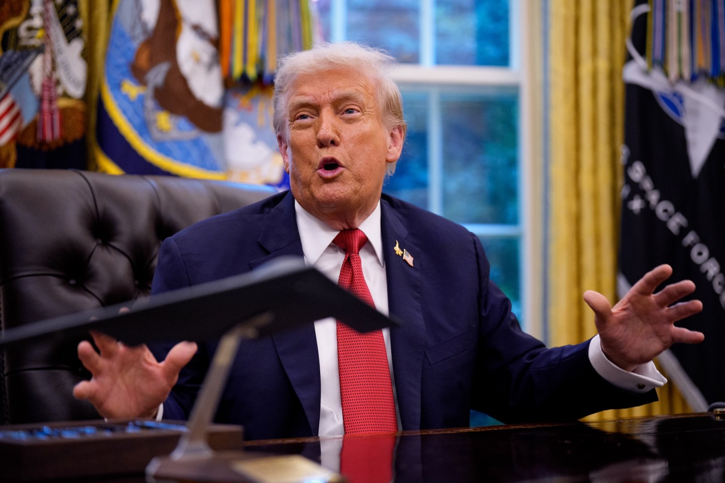 Photo: WASHINGTON, DC - SEPTEMBER 25: U.S. President Donald Trump speaks in the Oval Office of the White House on September 25, 2025 in Washington, DC. Trump signed several executive orders, including approving a partial sale of TikTok's U.S. operations, following a 2024 law requiring parent company ByteDance to divest or face a ban. (Photo by Andrew Harnik/Getty Images)