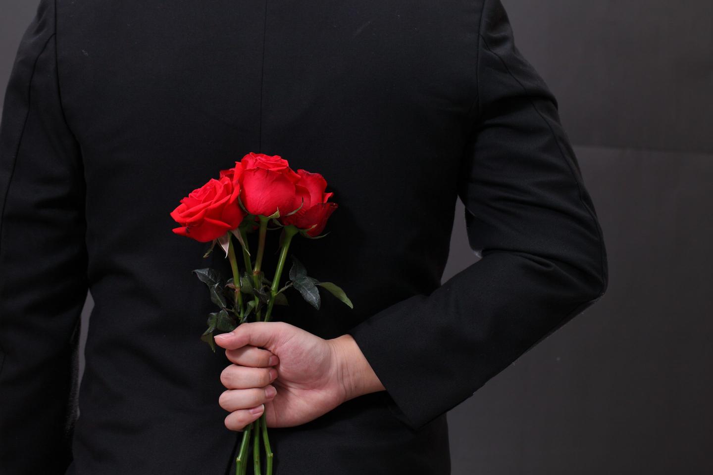Crypto companies are fighting in a ‘Bachelor’-style frenzy to launch a stablecoin that will power DeFi’s hottest exchange