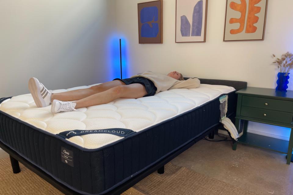 DreanCloud Classic as best mattress under $1,000
