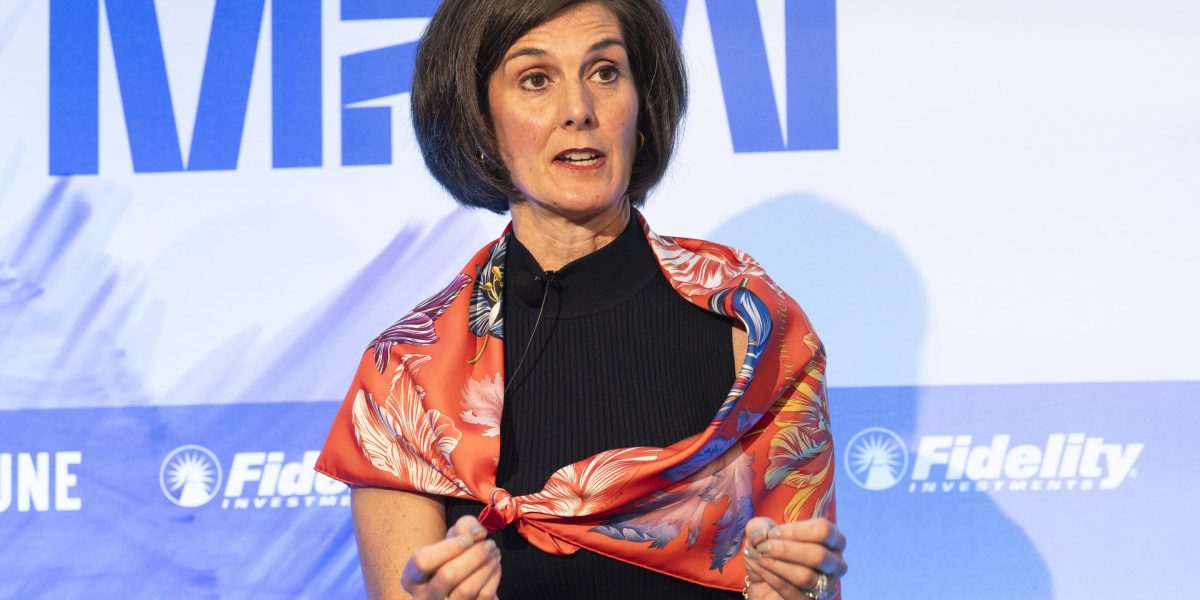 Women could fall behind in the $124 trillion Great Wealth Transfer because of the 'confidence gap' in financial planning, finance experts say | Fortune