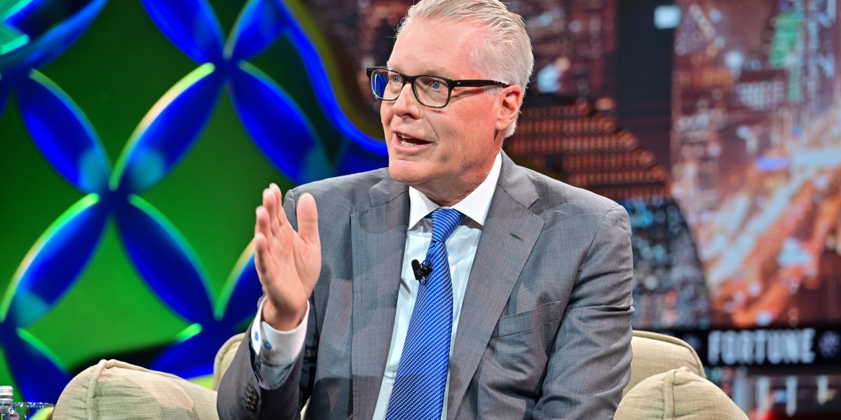 Delta CEO Ed Bastian says one key to building customer loyalty is ‘obsessing’ over your own staff Delta CEO Ed Bastian says one key to building customer loyalty is ‘obsessing’ over your own staff