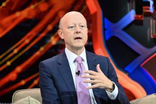 Jeremy Allaire speaks on stage at conference.