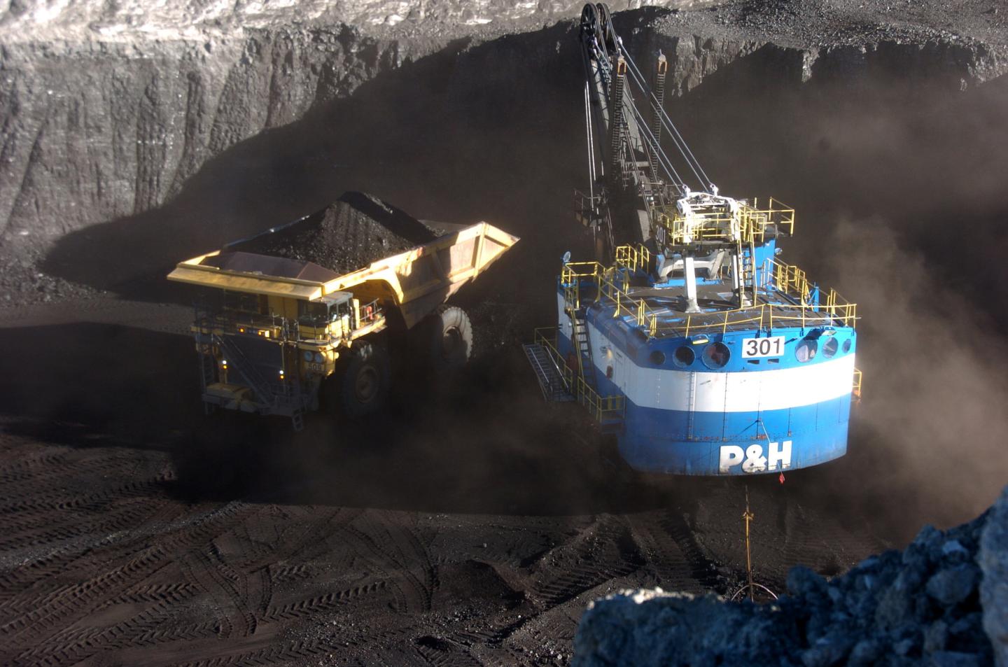The U.S. is about to hold the government’s biggest coal sales in over a decade even as demand wanes. ‘Eventually coal will get pushed out of the market’