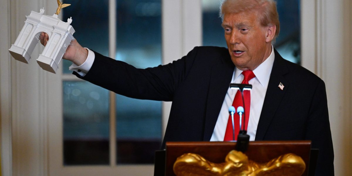 Trump wants to build a Paris-style arch close to the Lincoln Memorial: 'It's going to be really beautiful' | Fortune