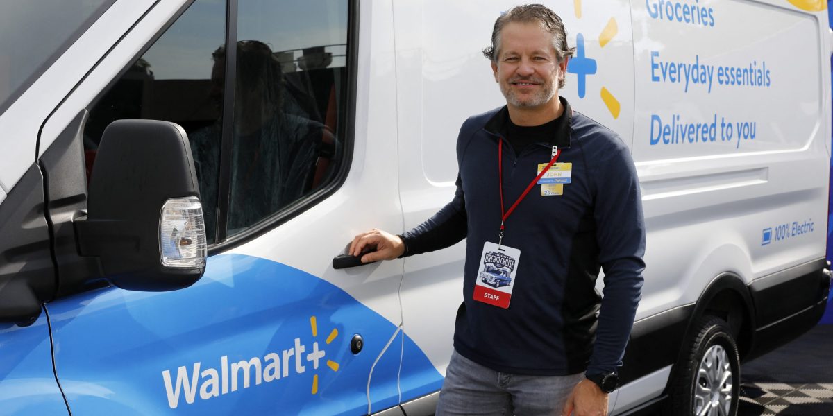 Walmart is determined to win the Thanksgiving meal value wars with a $40 dinner for 10 people | Fortune